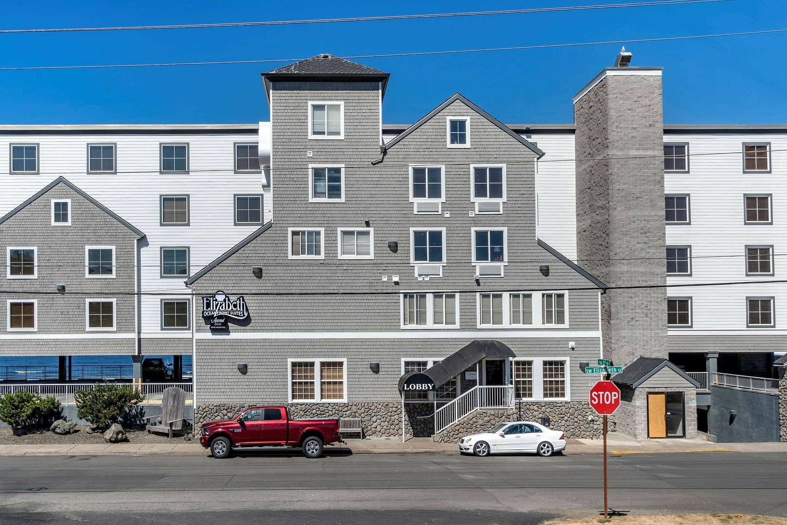 Building view of Elizabeth Oceanfront Suites, Ascend Hotel Collection