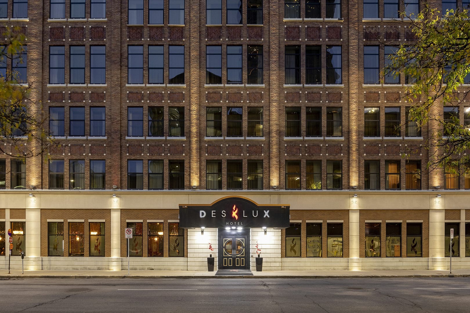 Building view of Des Lux Hotel