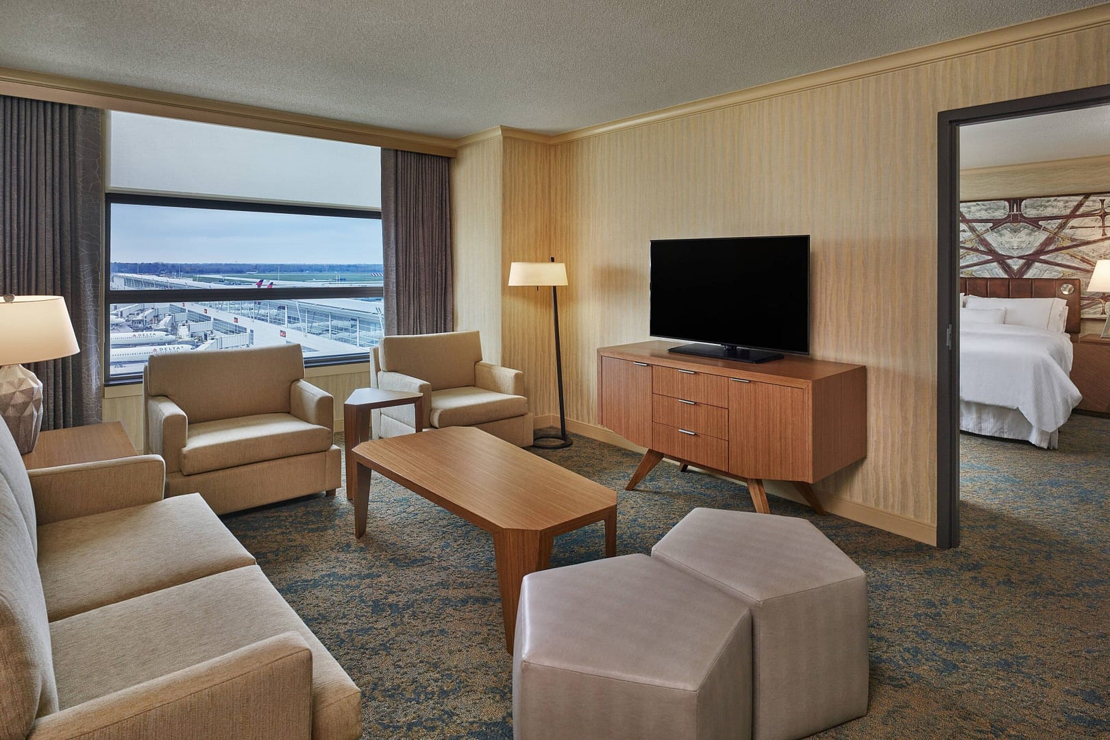 Living room view of The Westin Detroit Metropolitan Airport