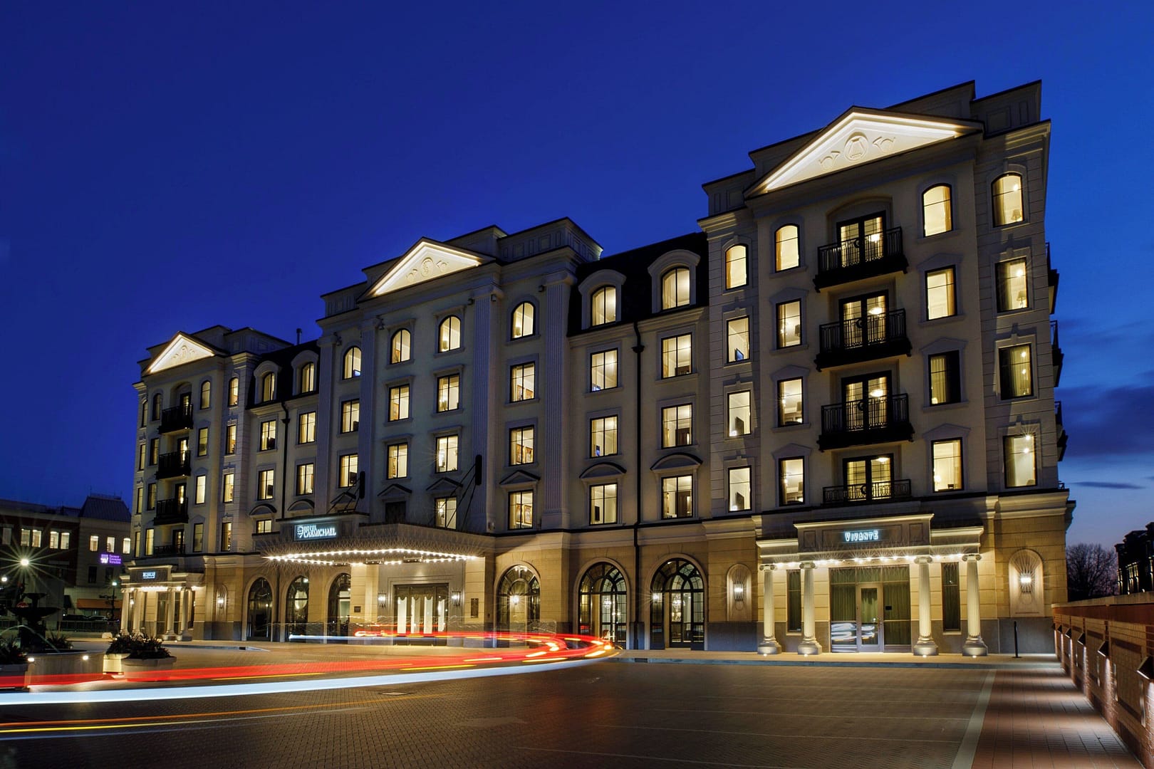 Building view of Hotel Carmichael, Autograph Collection