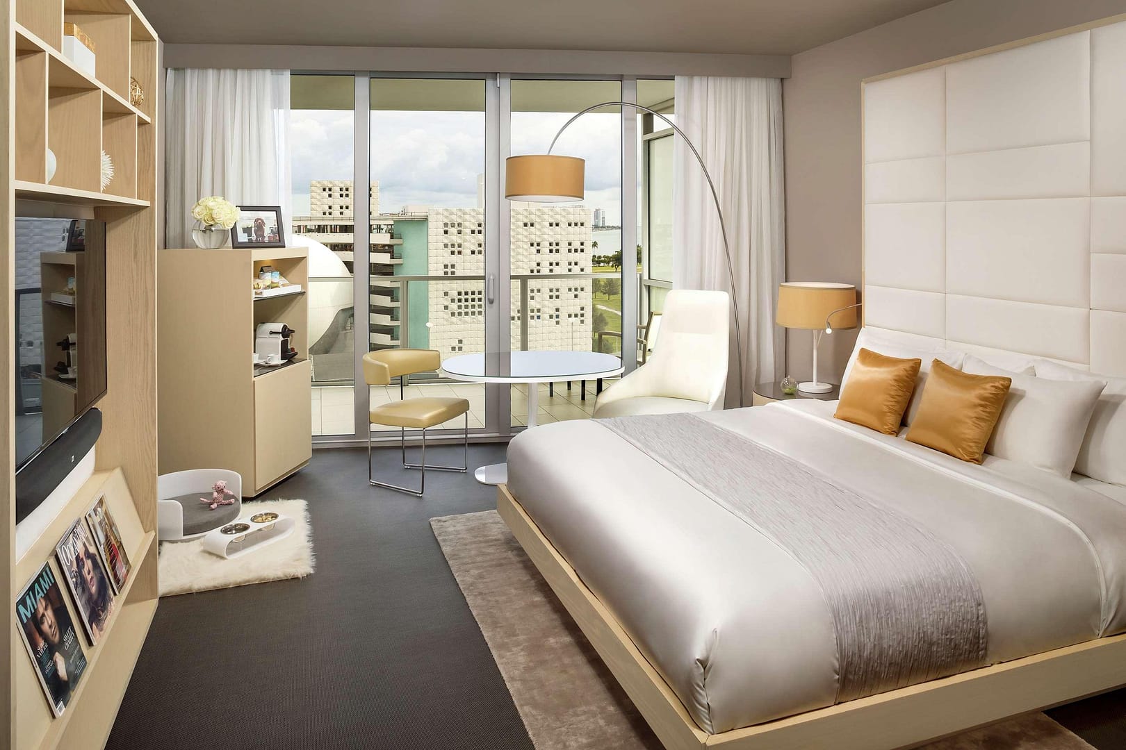 Bedroom view of The Gabriel Miami Downtown, Curio Collection by Hilton