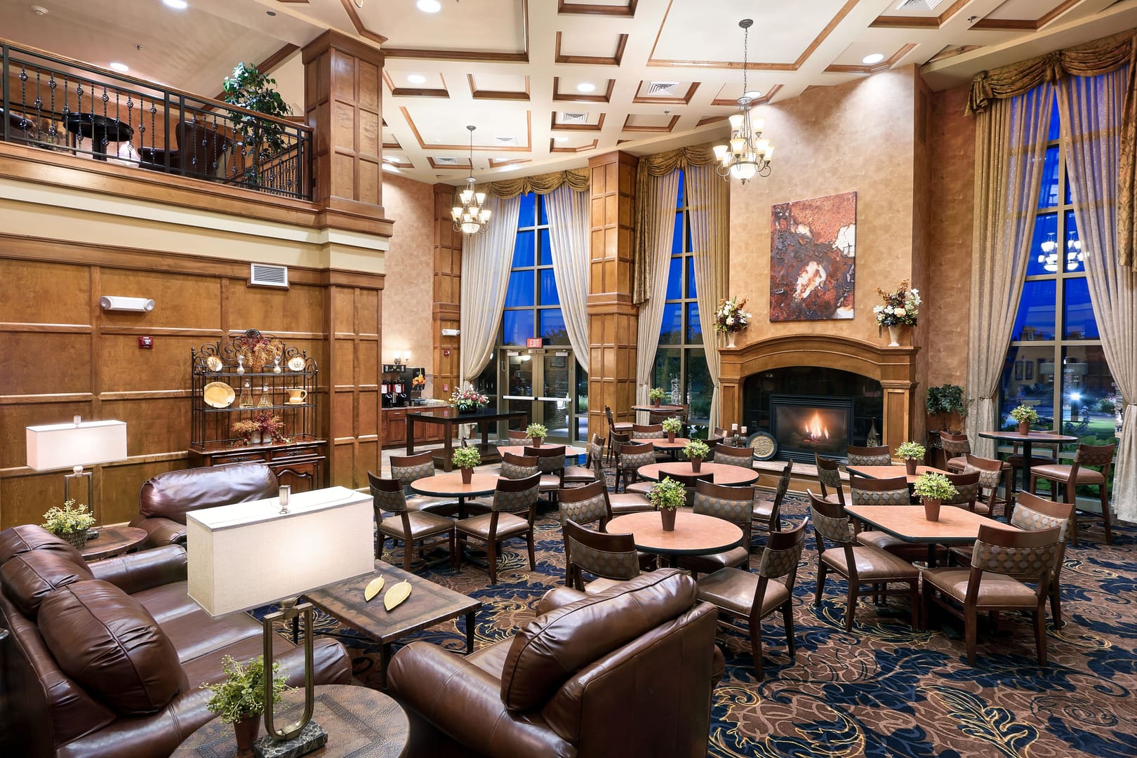 Lobby view of Clubhouse Hotel & Suites Sioux Falls