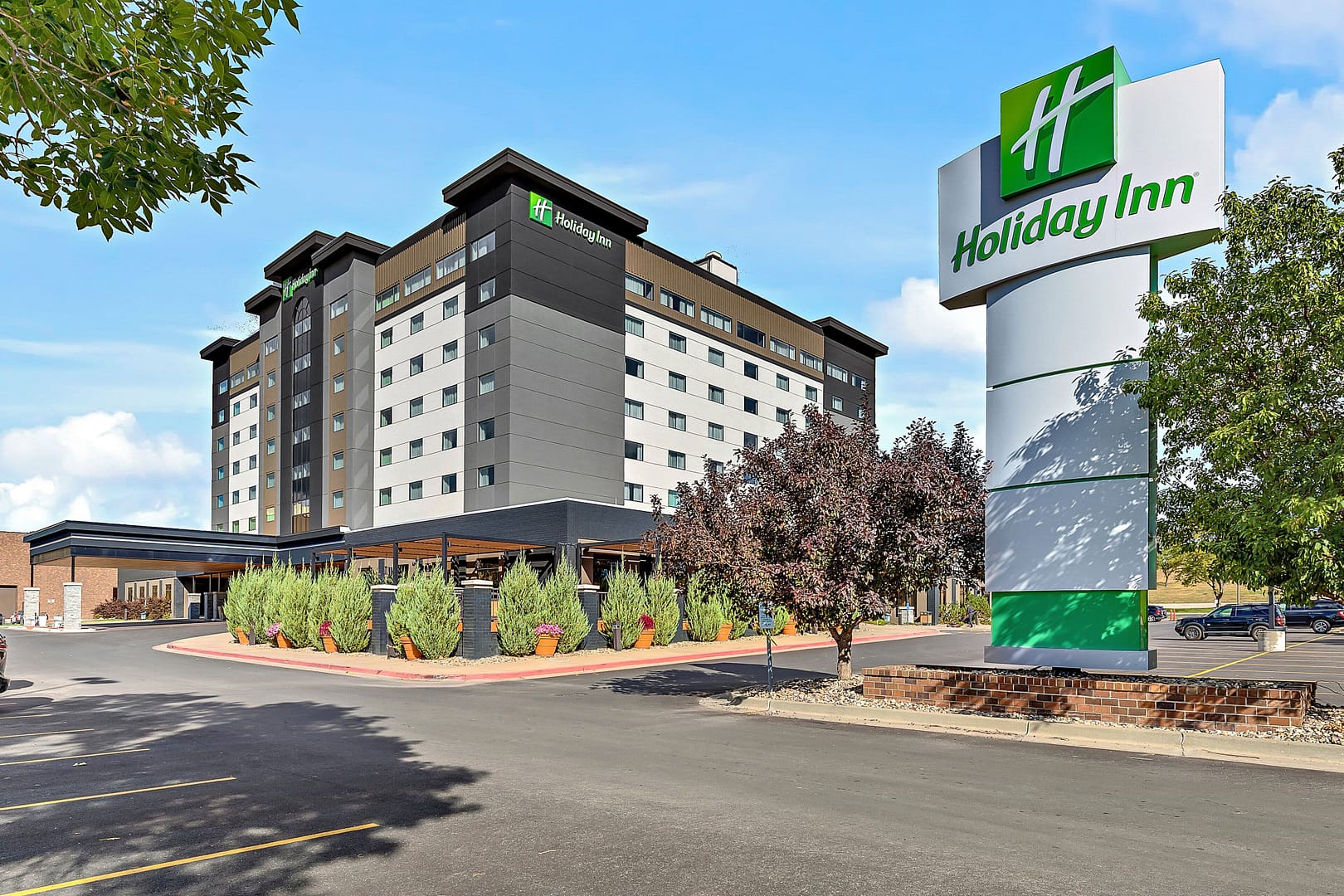 Building view of Holiday Inn Rapid City Downtown - Conv Ctr, an IHG Hotel