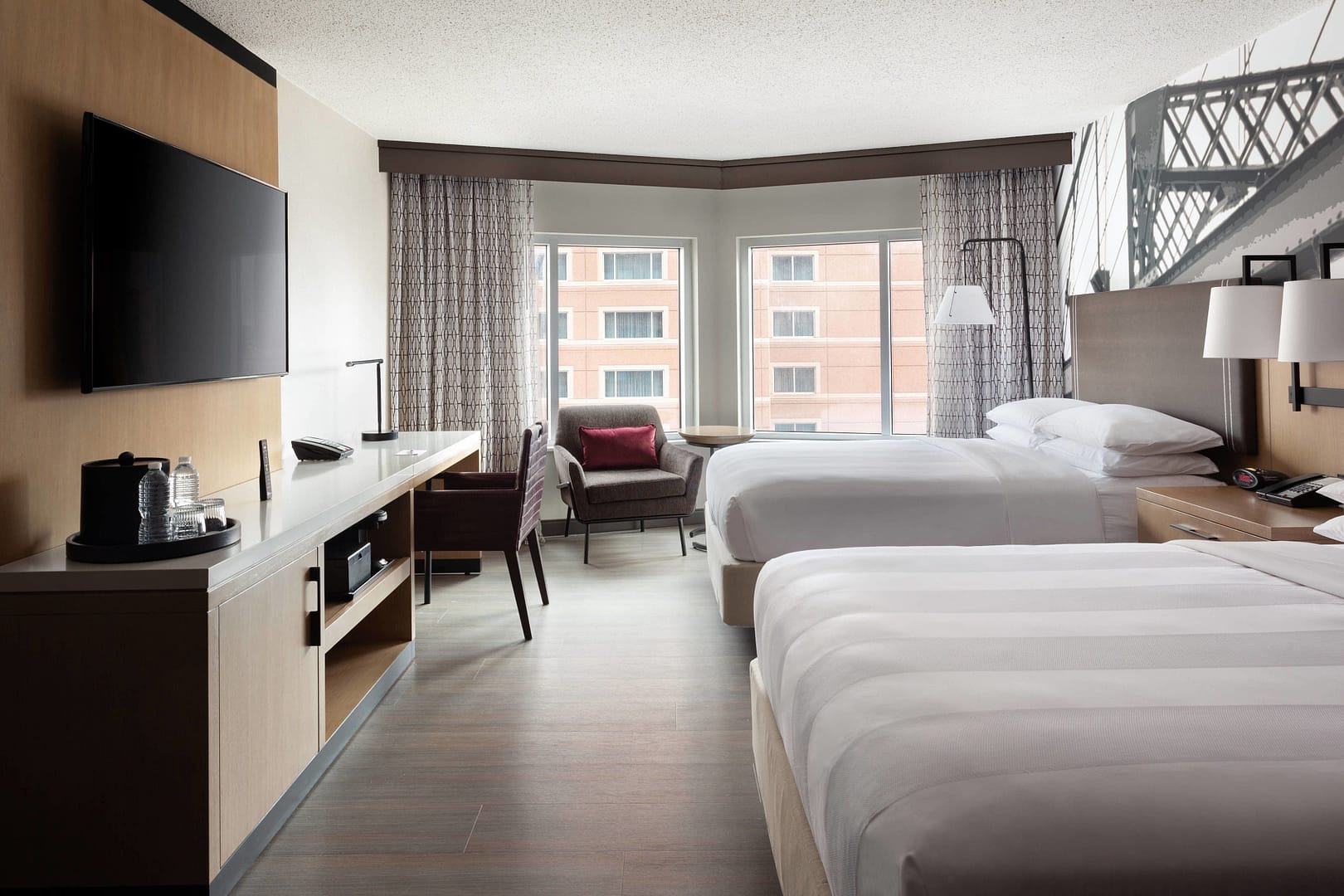 Bedroom view of Cincinnati Marriott at RiverCenter