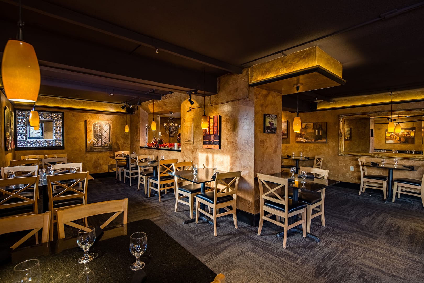 Restaurant view of Inlet Tower Hotel & Suites