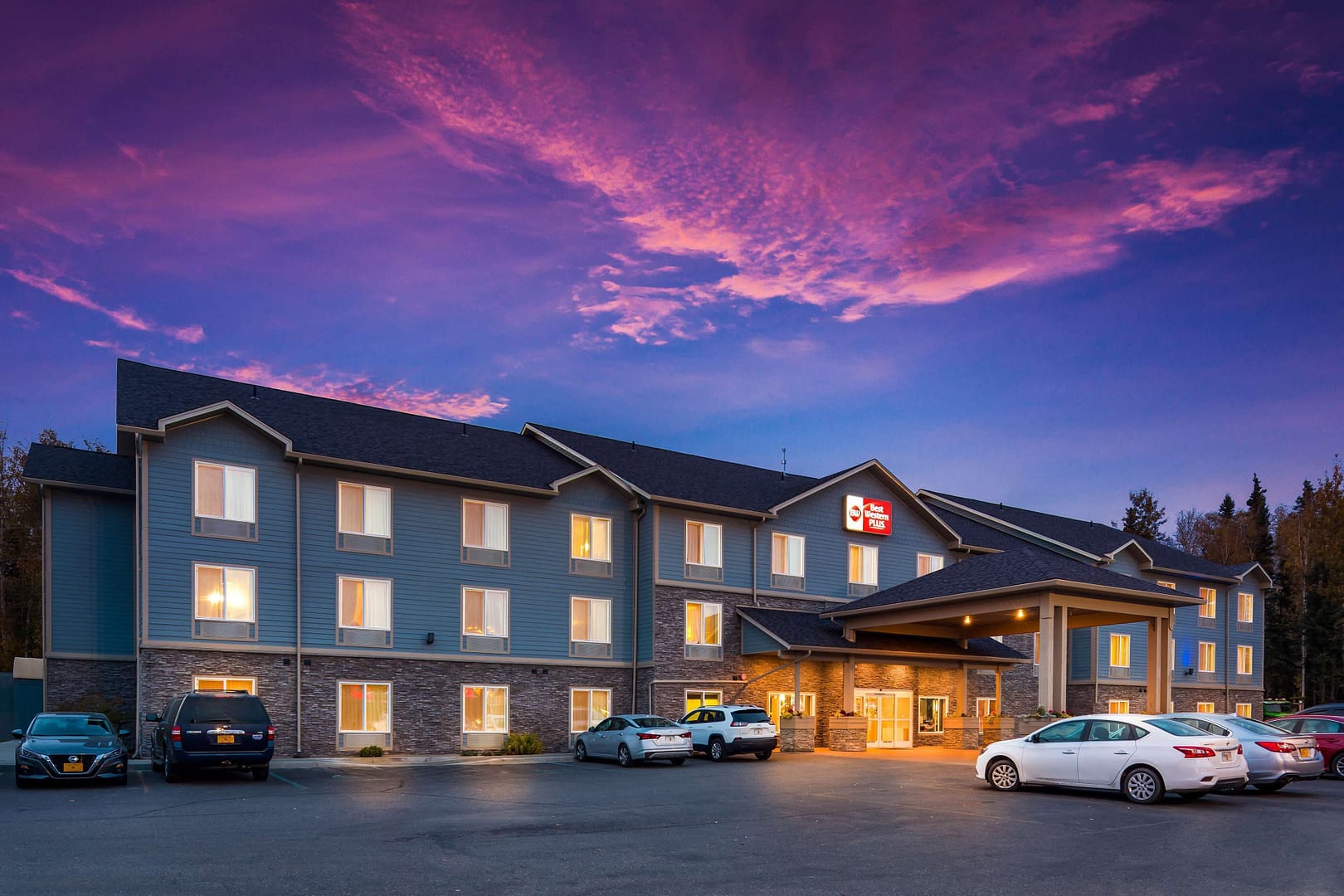 Building view of Best Western Plus Chena River Lodge