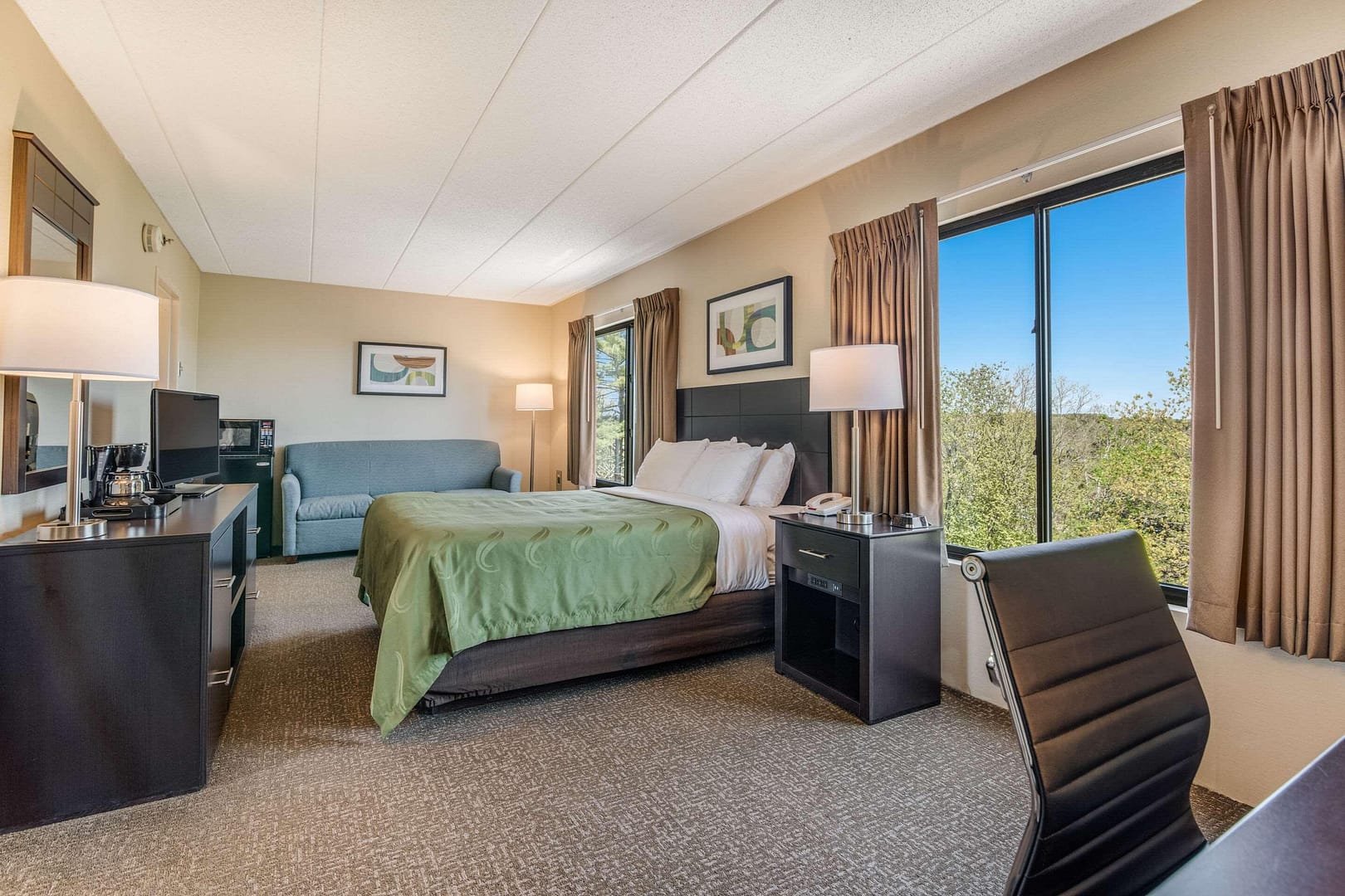 Bedroom view of Quality Inn, Portsmouth