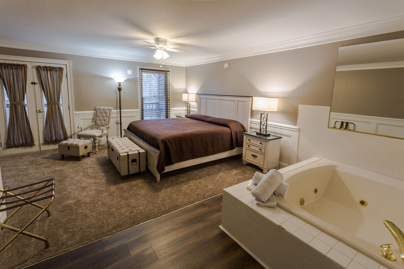 Bedroom view of Forrest Hills Resort