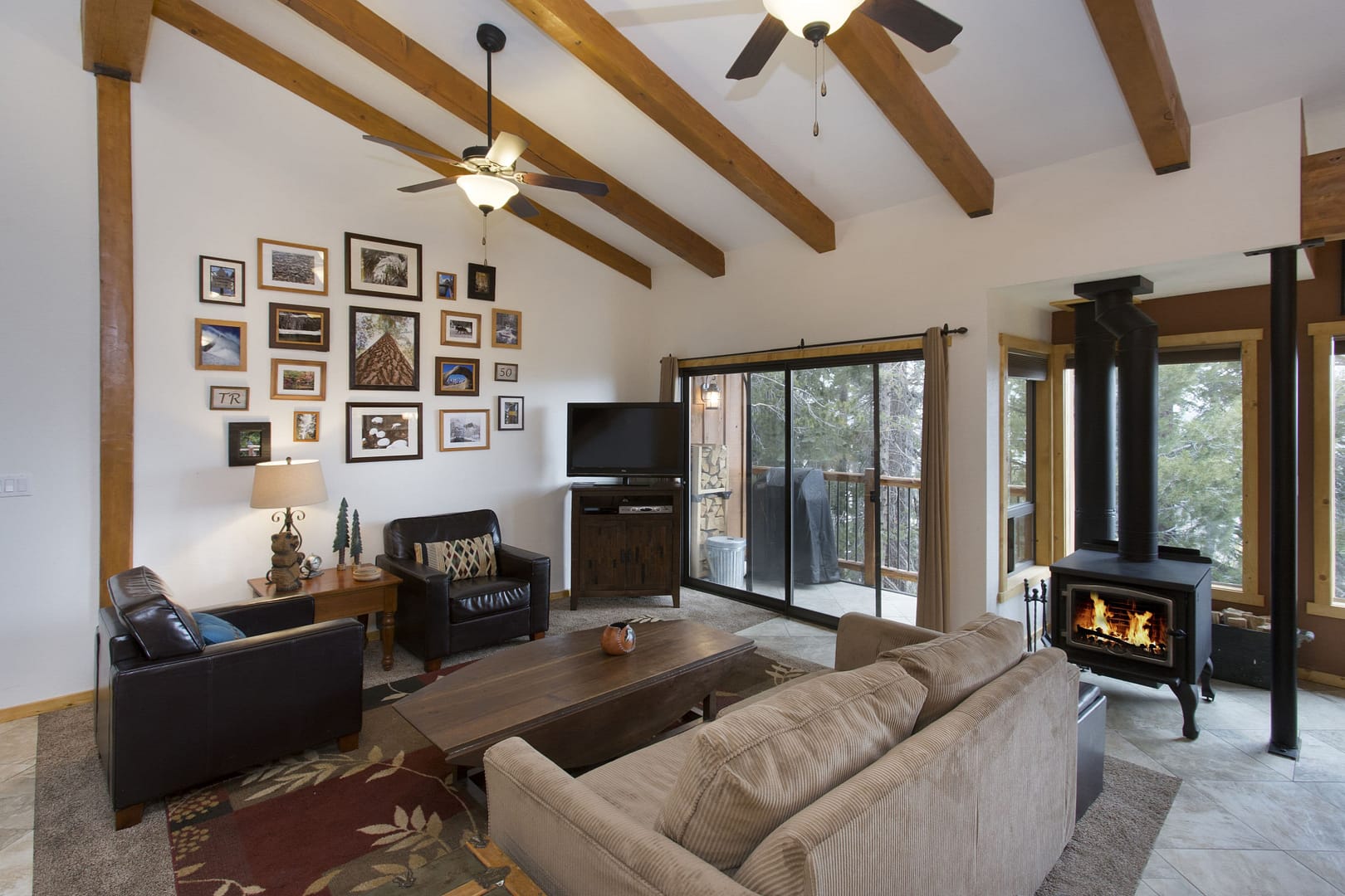 Living room view of Timber Ridge Resort by 101 Great Escapes