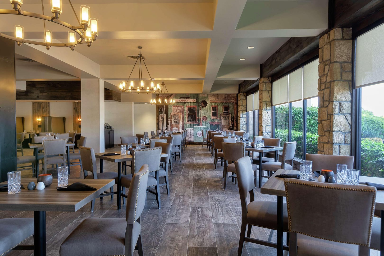 Restaurant view of Embassy Suites by Hilton Tulsa I-44