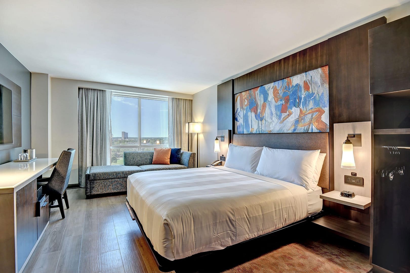 Bedroom view of Marriott Tulsa Hotel Southern Hills