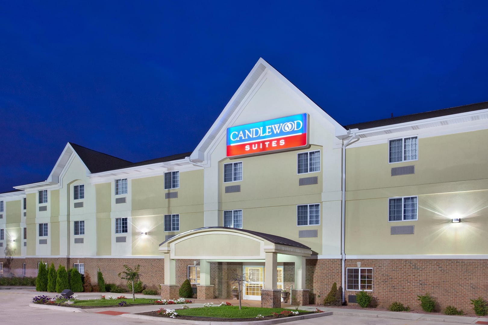 Building view of Candlewood Suites South Bend Airport