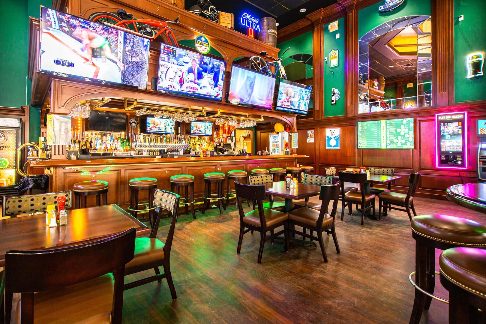 Bar view of Hampton Inn Deadwood at Tin Lizzie Gaming Resort, SD