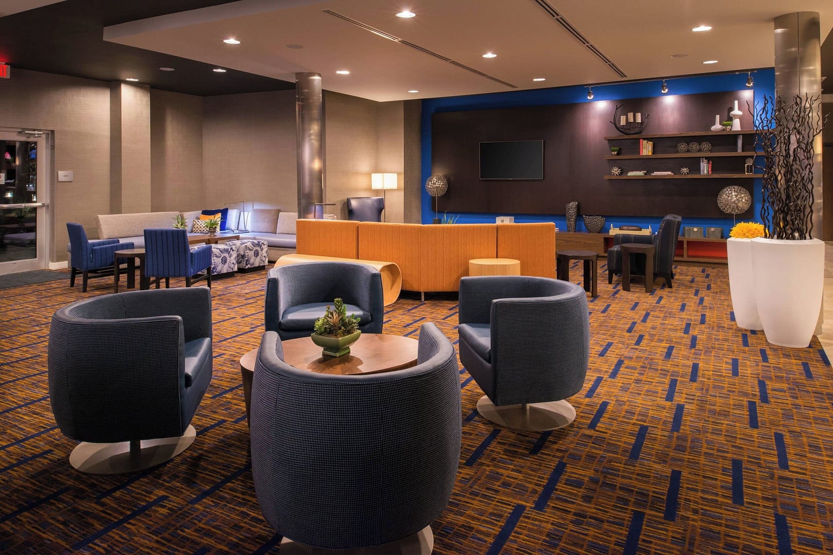 Lounge view of Courtyard by Marriott Hot Springs