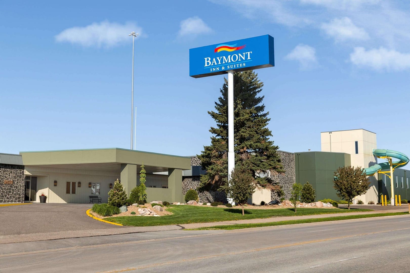 Building view of Baymont by Wyndham Mandan Bismarck Area