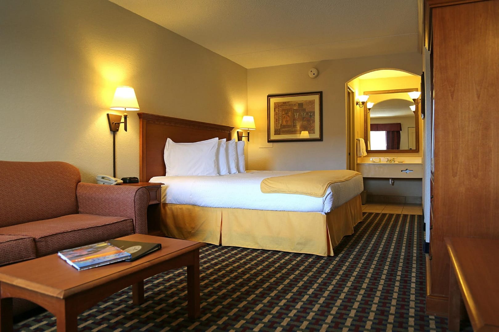 Bedroom view of Atlantis Inn