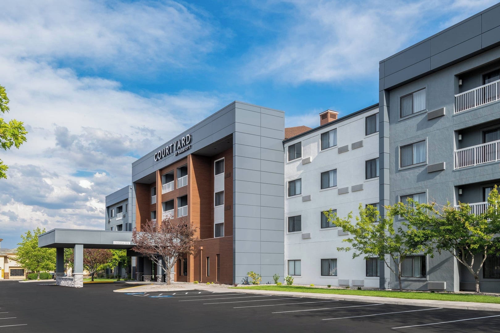 Building view of Courtyard by Marriott Reno