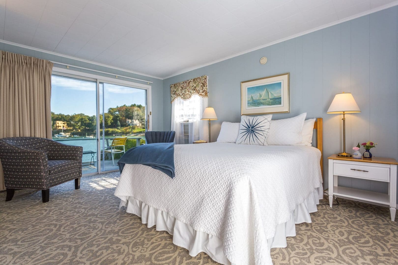 Room, private bathroom room 114, Dockside Guest Quarters