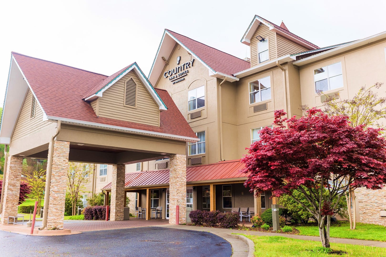 Building view of Country Inn & Suites by Radisson, Helen, GA