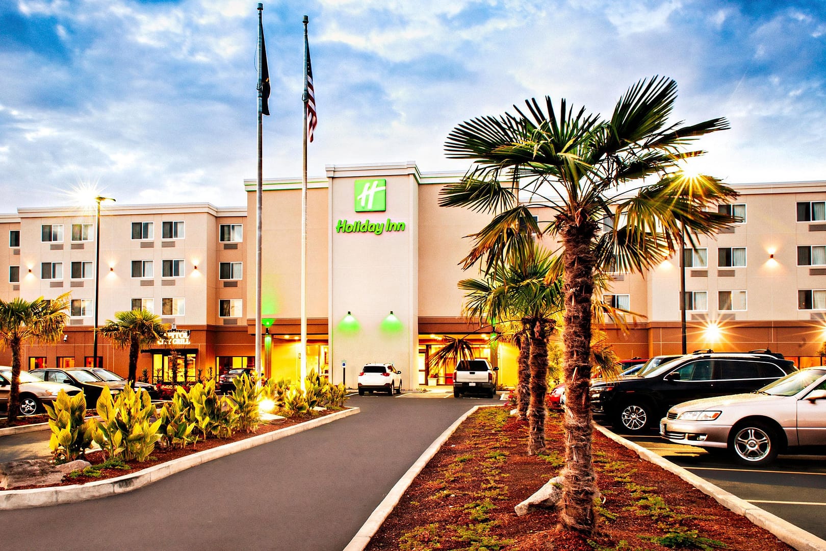 Building view of Holiday Inn Express Salem, an IHG Hotel