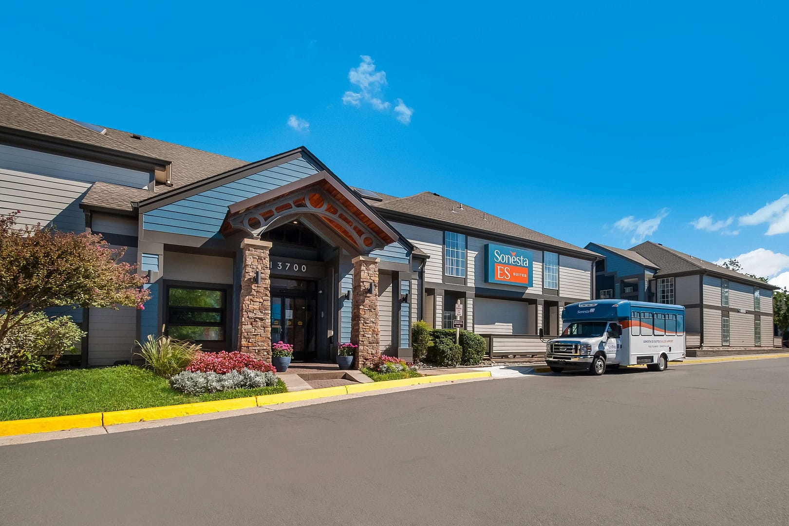 Building view of Sonesta Es Suites Dulles Airport