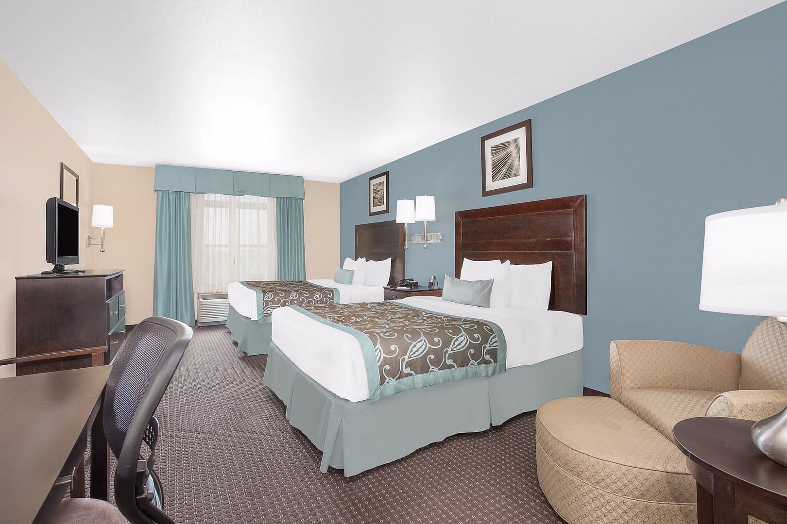 Bedroom view of Holiday Inn Express Gulfport Beach, an IHG Hotel