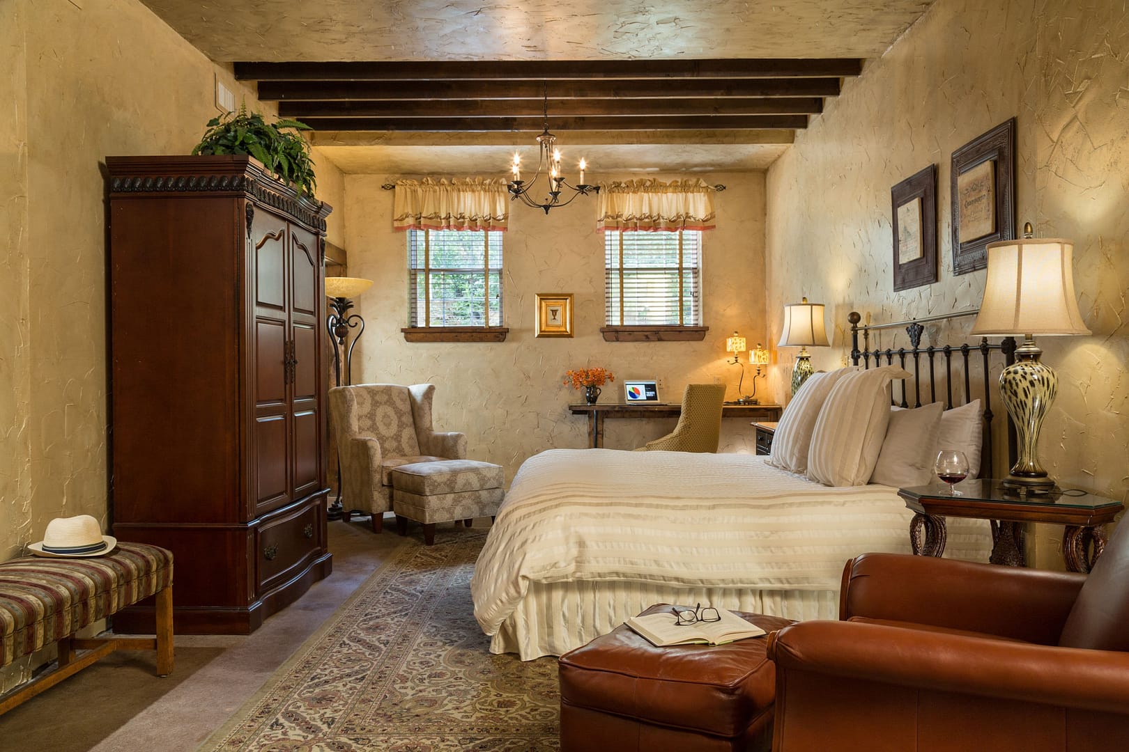 Bedroom view of The Inn at Leola Village, A Historic Hotel of America