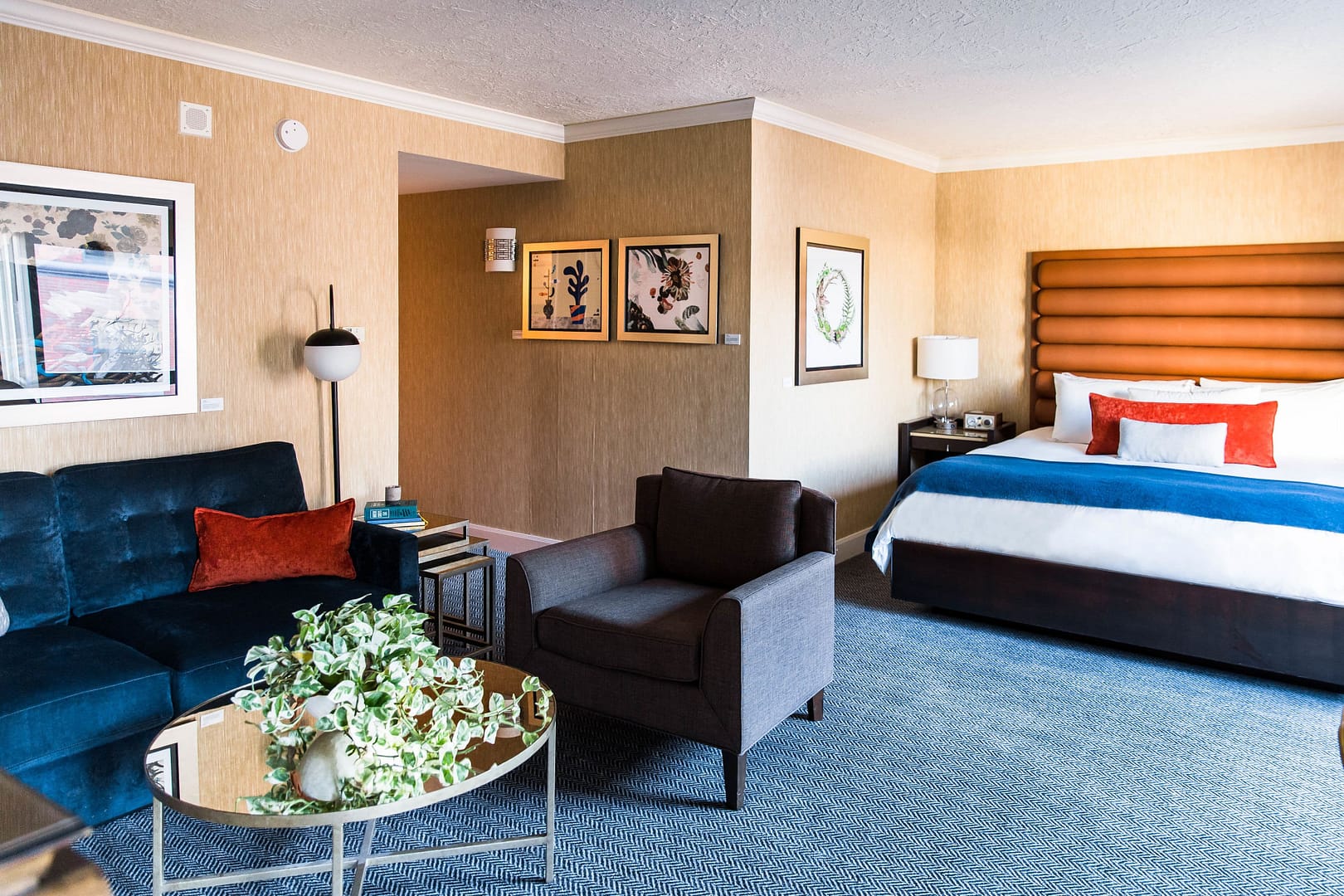 Bedroom view of Dossier