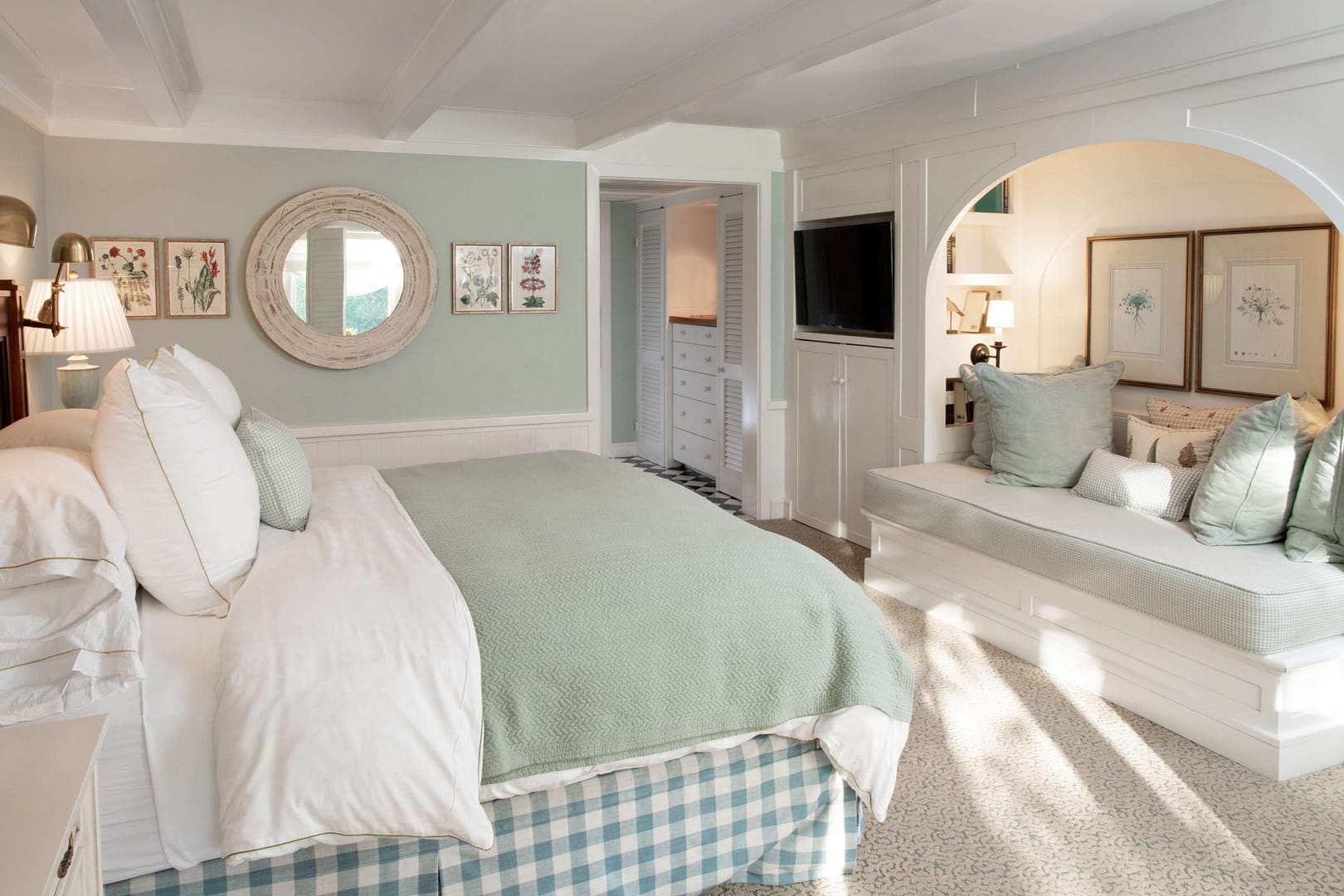 Bedroom view of Woodstock Inn & Resort