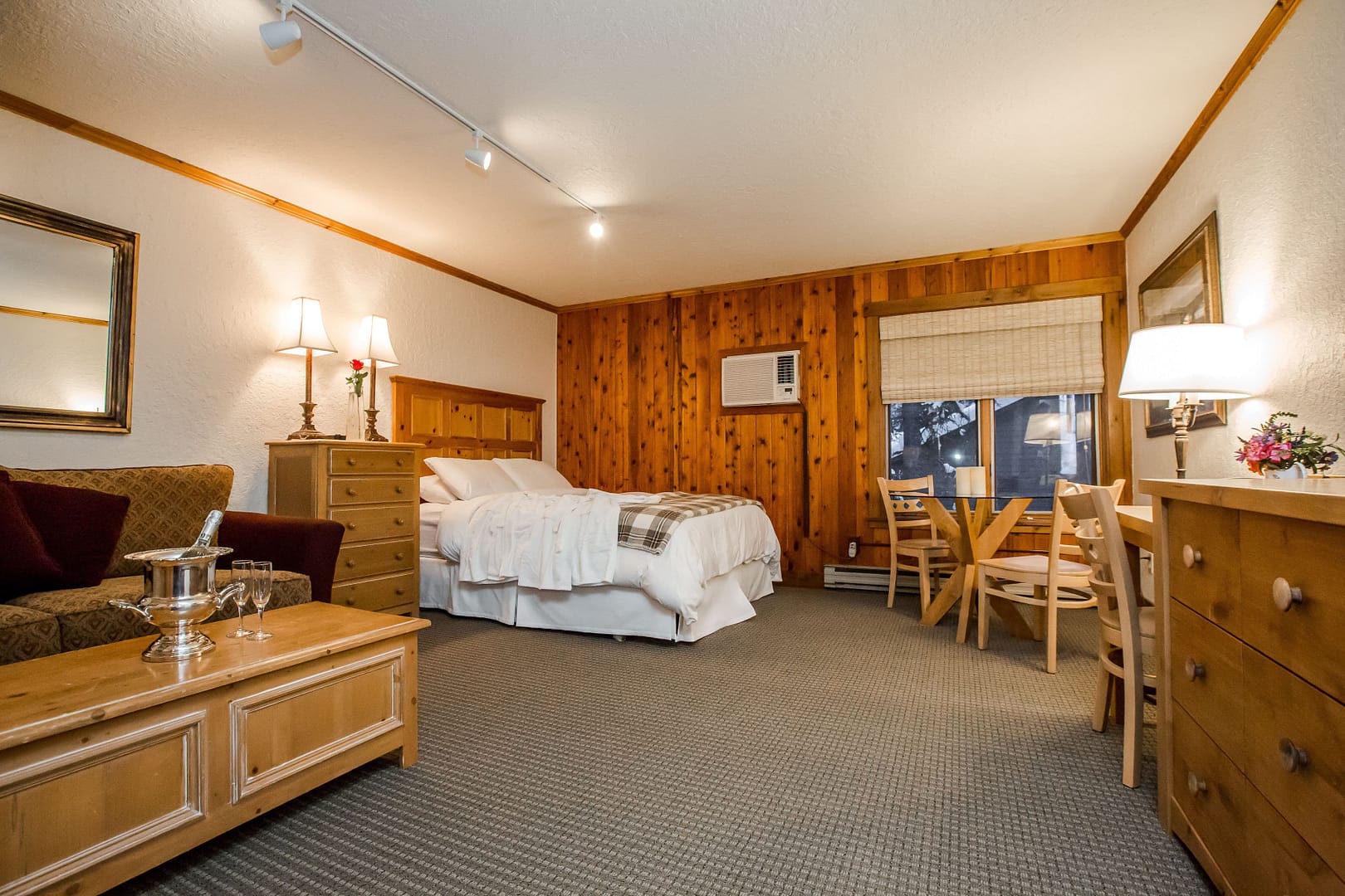 Bedroom view of Kandahar Lodge at Whitefish Mountain Resort