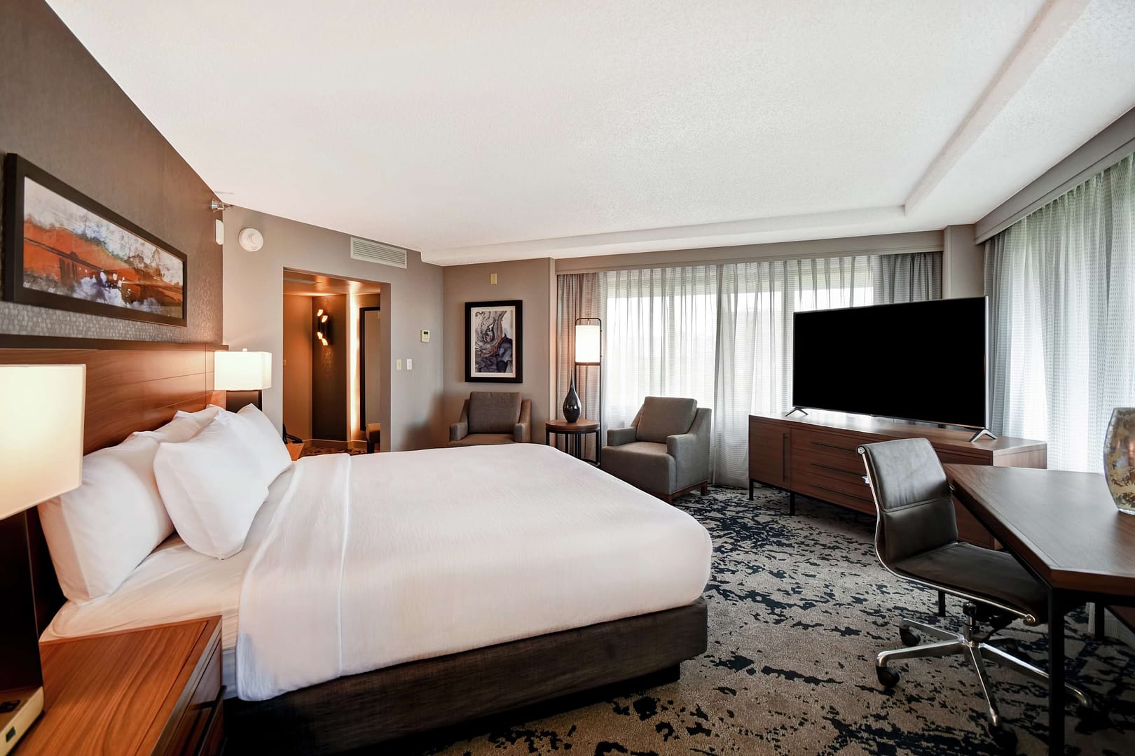 Bedroom view of Embassy Suites by Hilton Omaha Downtown Old Market