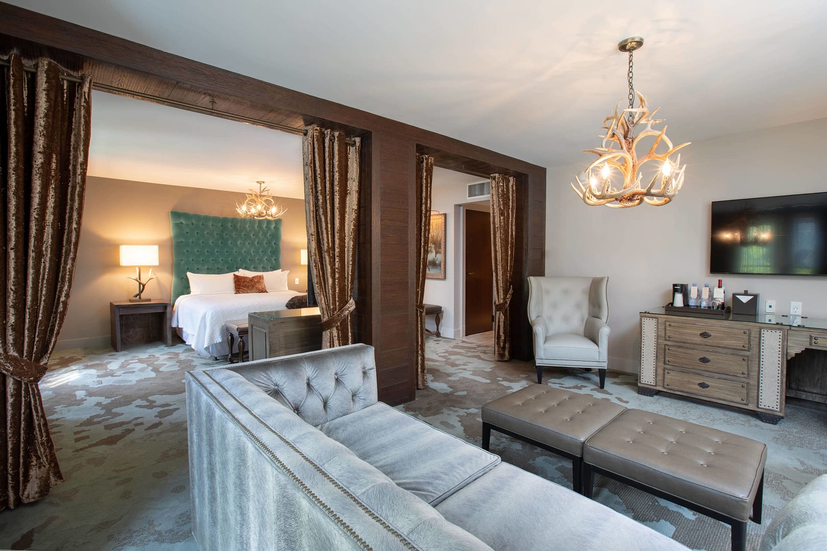 Bedroom view of Grand Bohemian Hotel Asheville, Autograph Collection