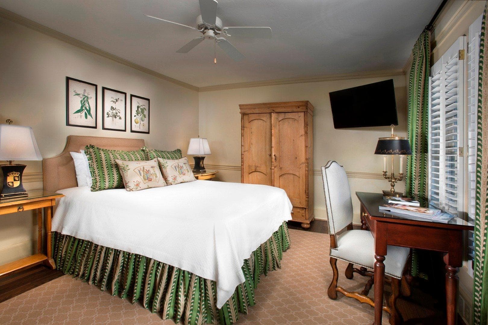 Bedroom view of Old Edwards Inn & Spa