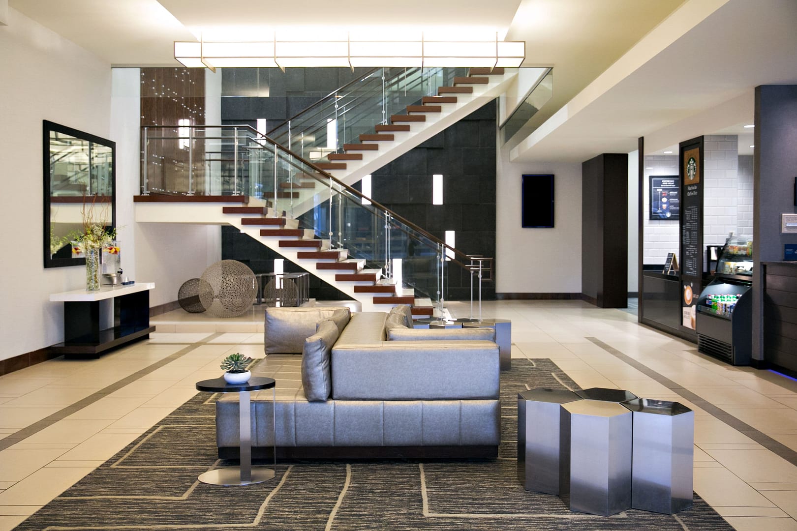 Lobby view of Hilton Minneapolis Bloomington