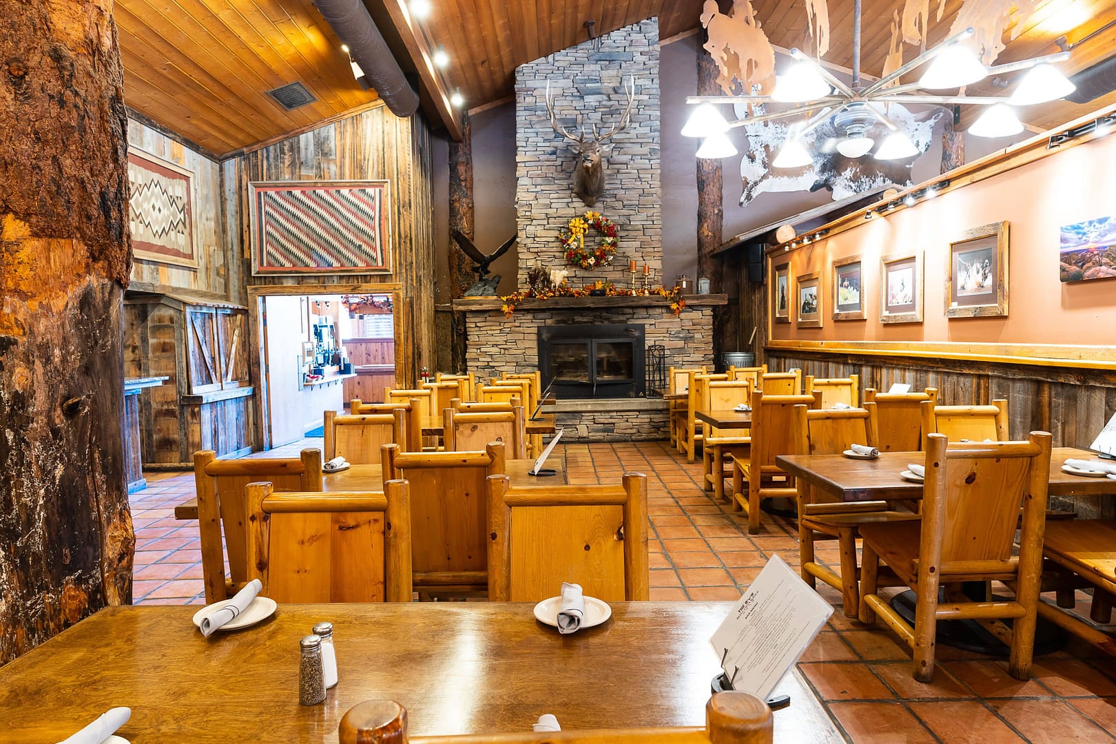 Restaurant view of Red Cliffs Lodge