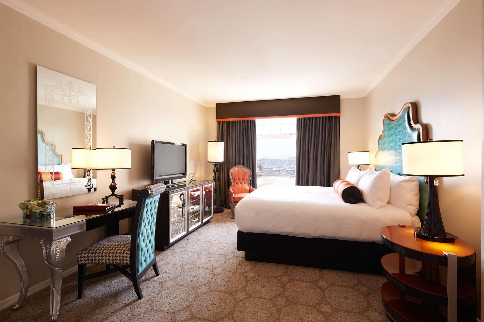 Bedroom view of Huntington Hotel