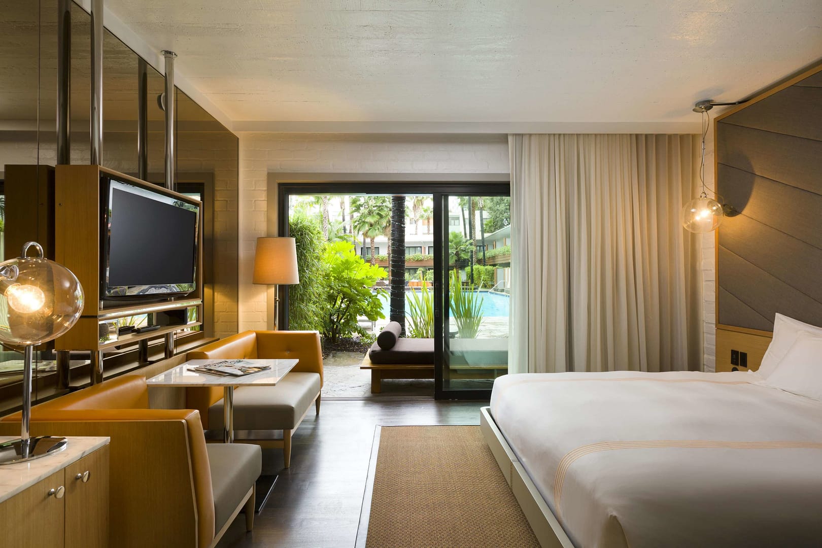 Bedroom view of The Hollywood Roosevelt