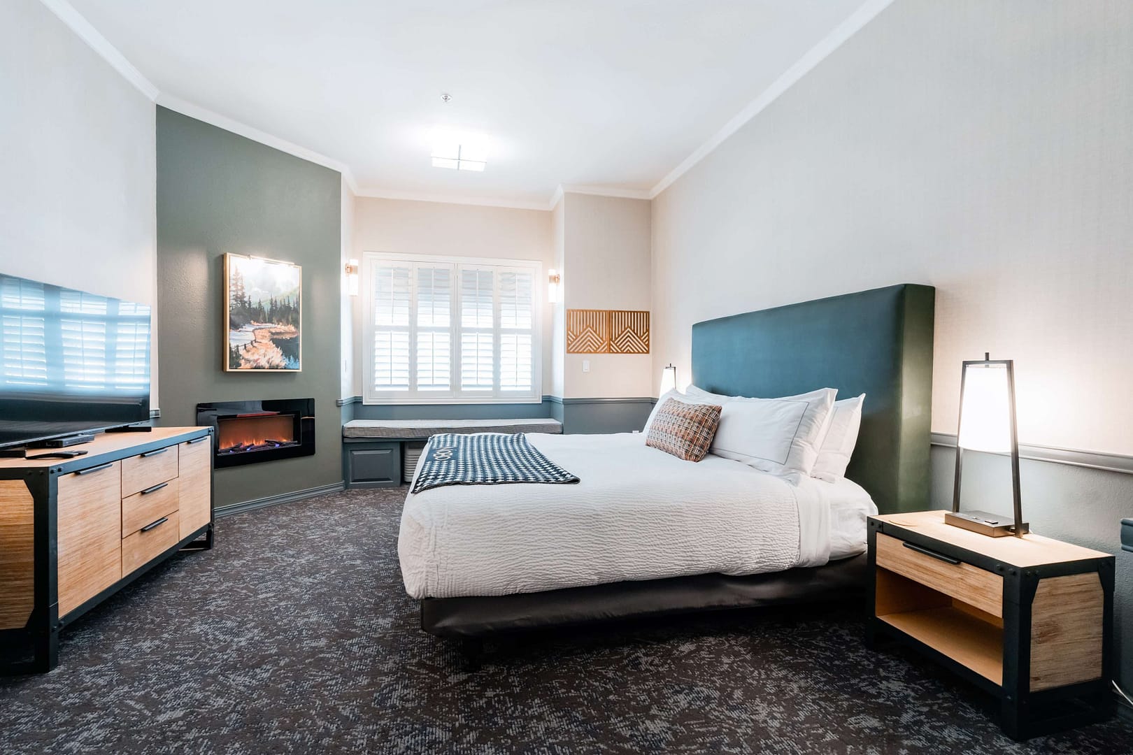 Bedroom view of Hotel NoBo Cascade, Tapestry Collection by Hilton