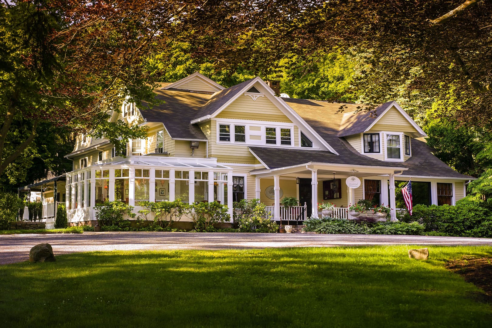 Building view of Copper Beech Inn