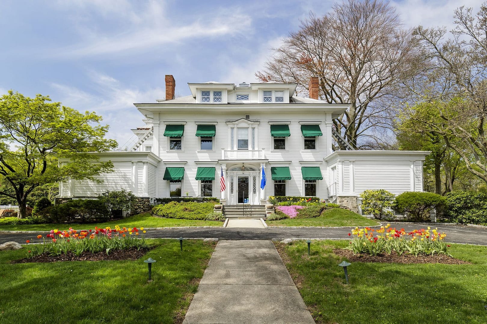 Building view of Stanton House Inn
