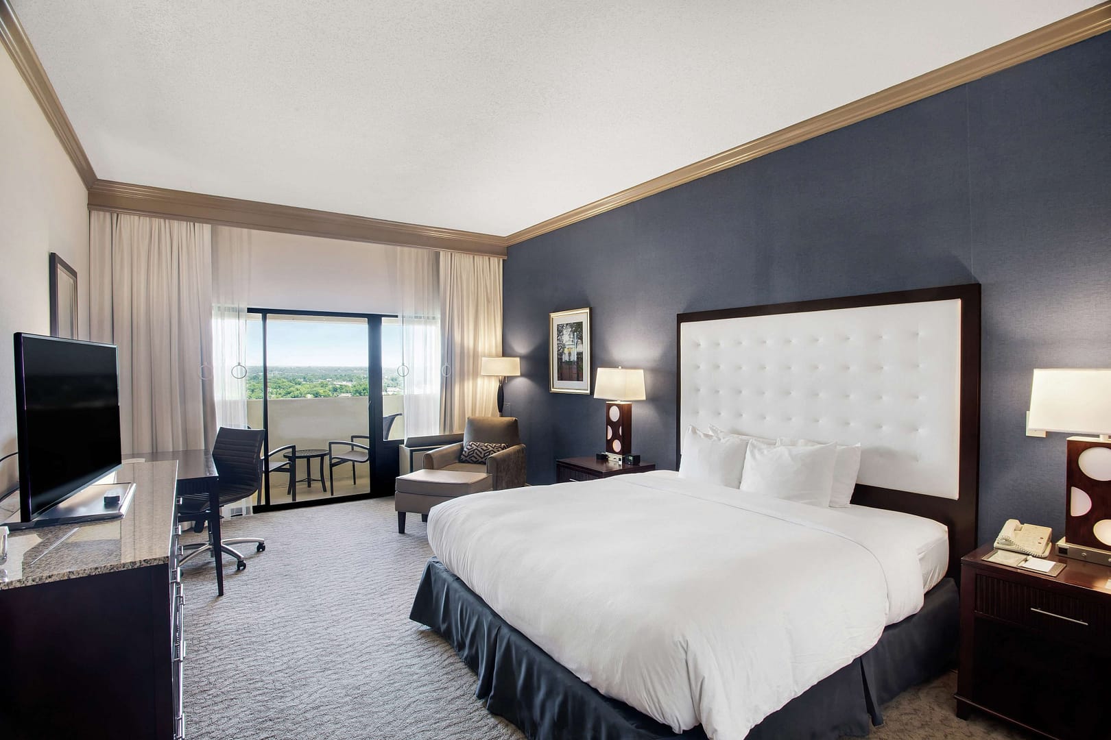 Bedroom view of DoubleTree by Hilton Little Rock