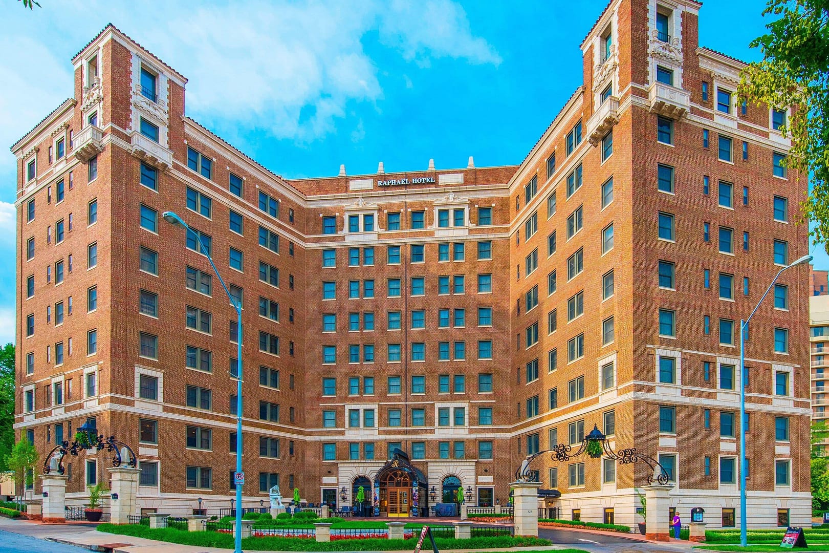 The Raphael Hotel, Autograph Collection