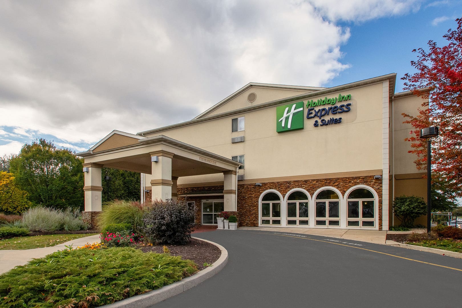 Holiday Inn Express & Suites Allentown West by IHG
