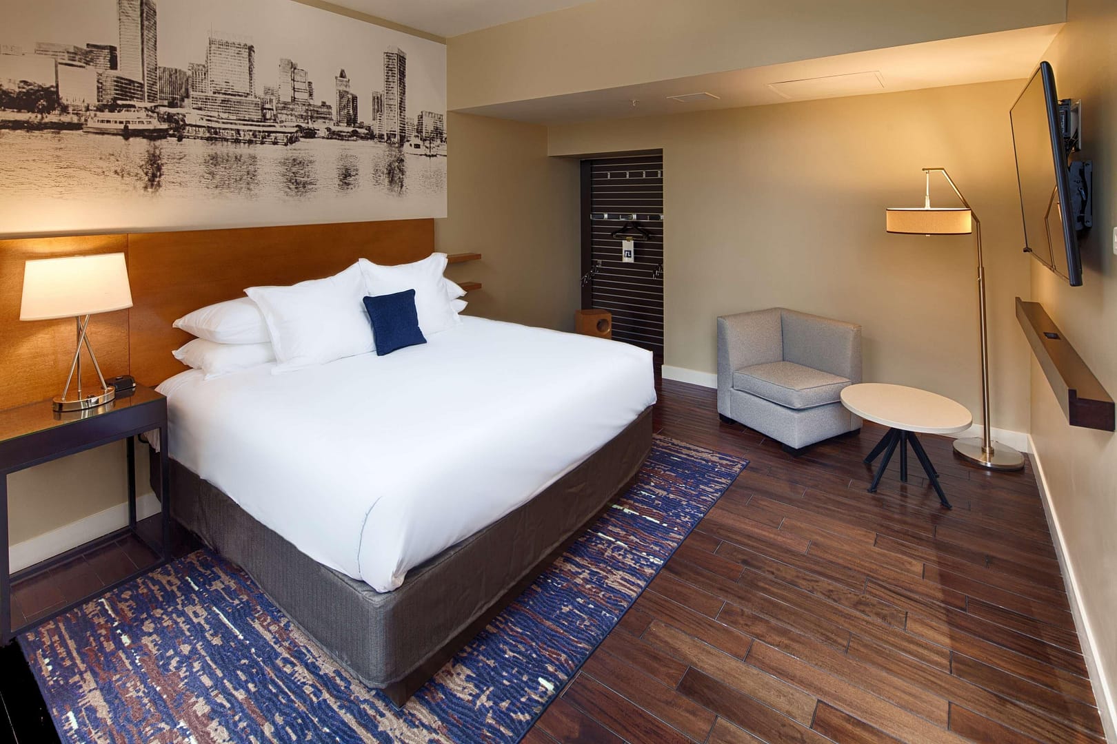 Hotel RL Baltimore Inner Harbor by Red Lion