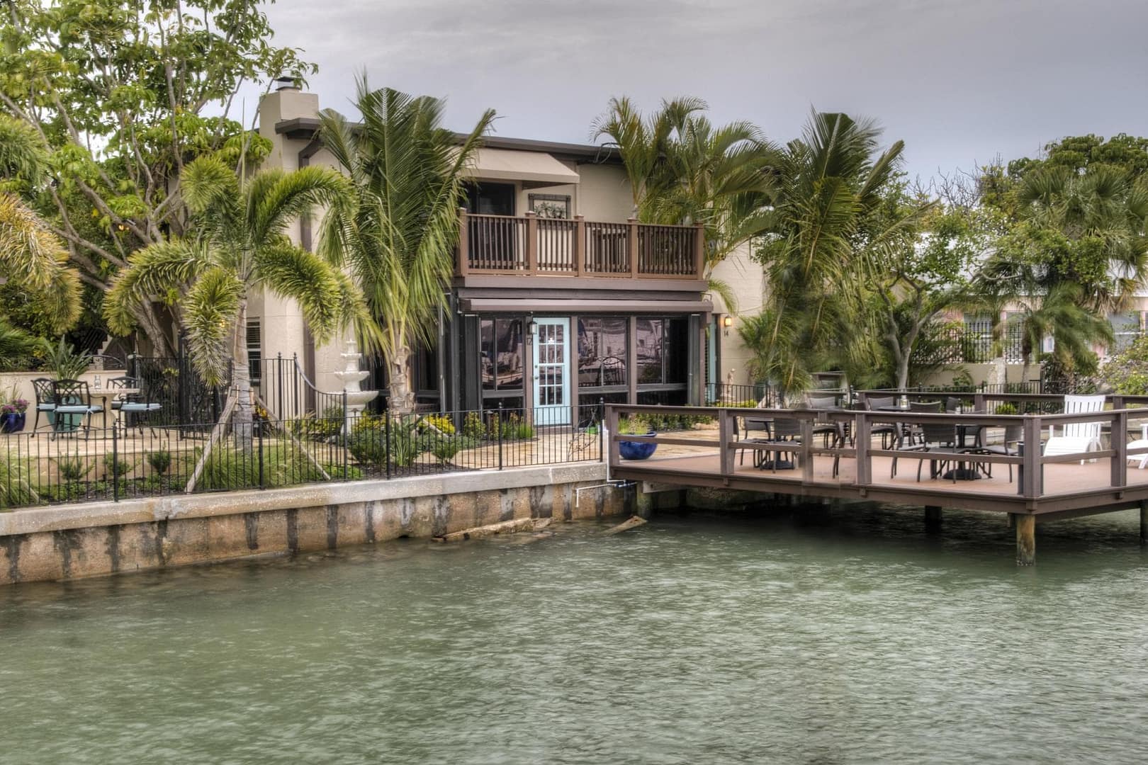 Pasa Tiempo Private Waterfront Resort