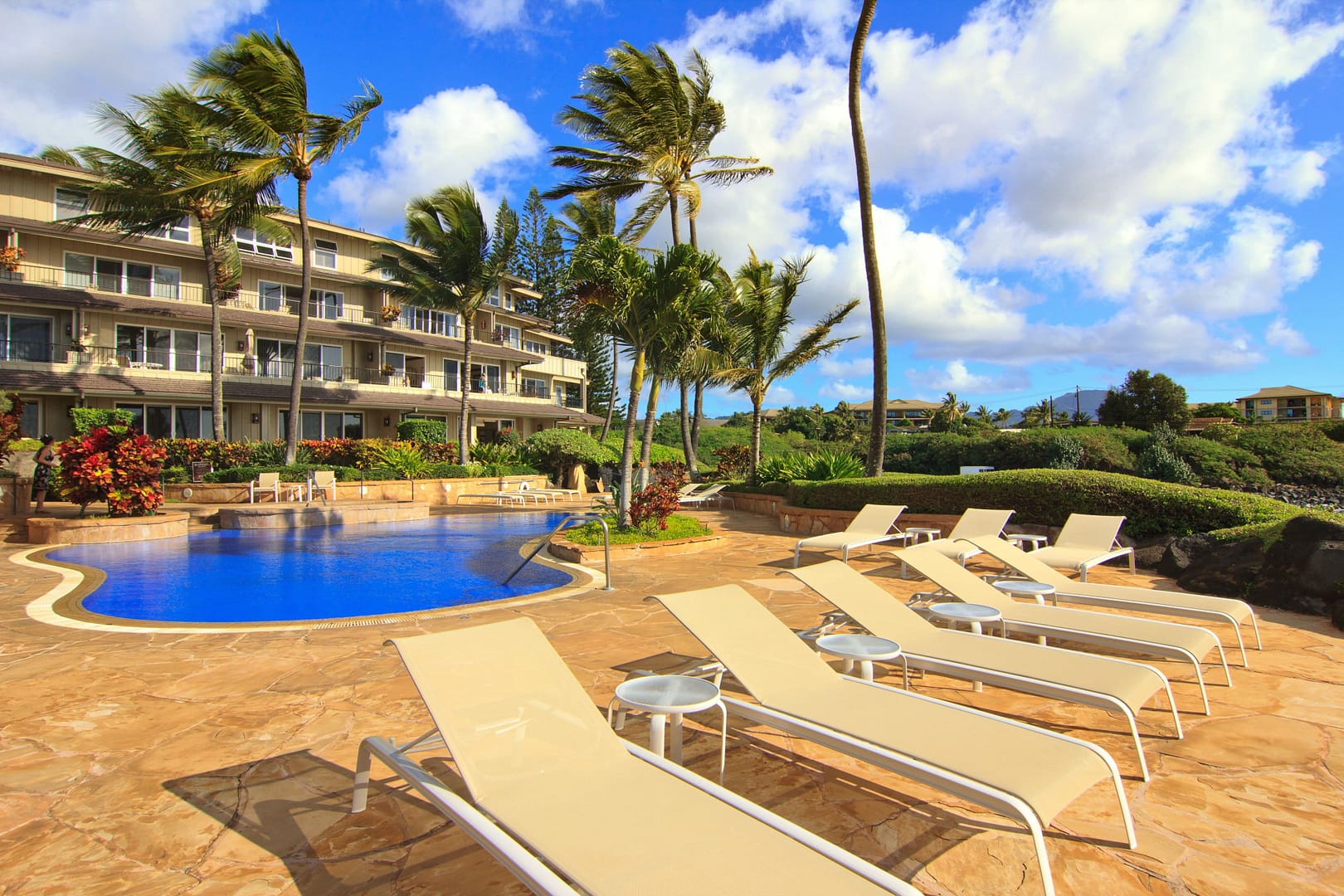 Whalers Cove Oceanfront Resort