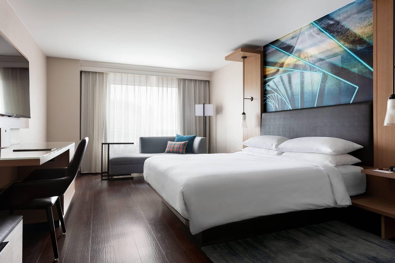 Bedroom view of Des Moines Marriott Downtown