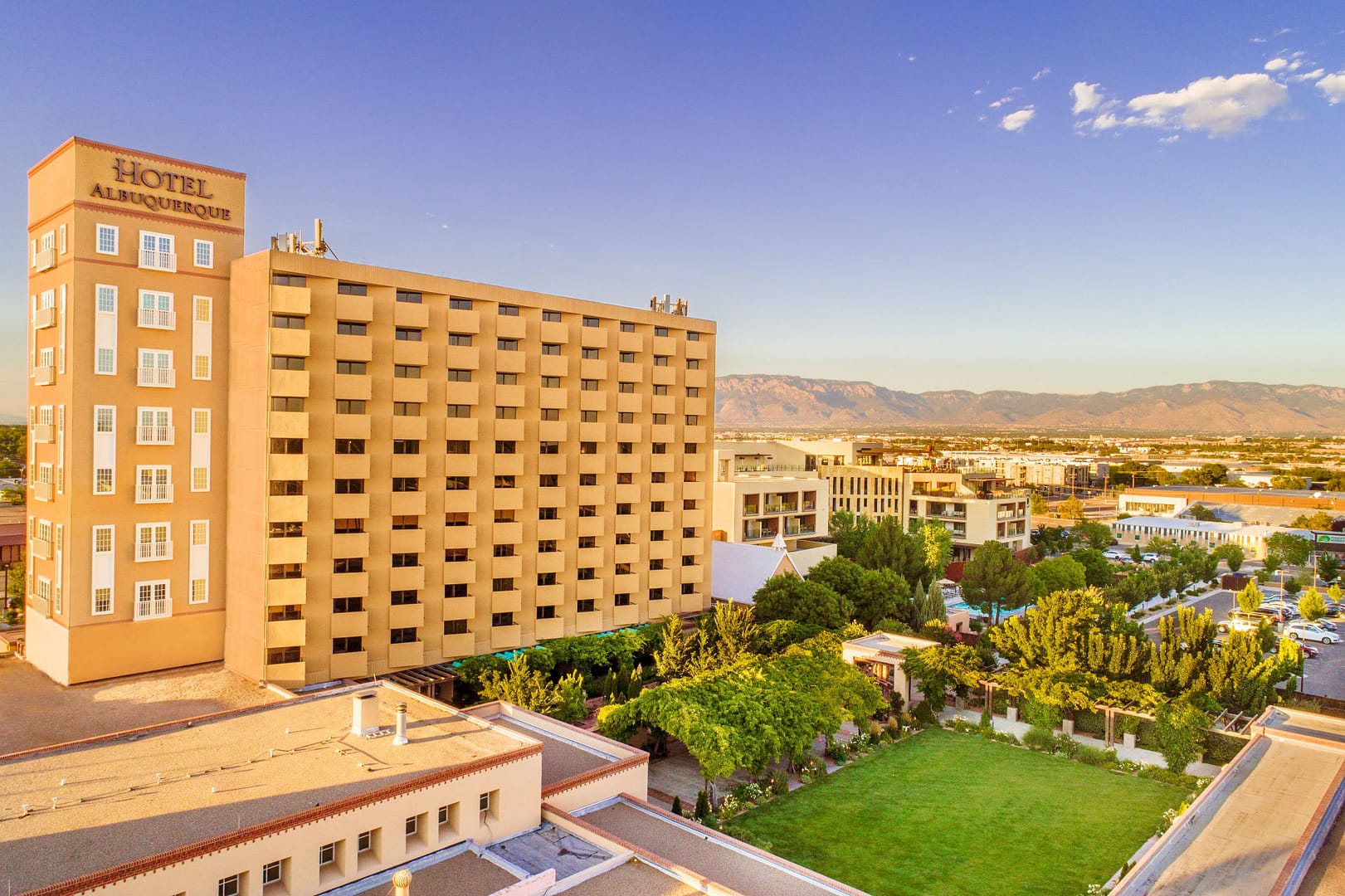 Building view of Hotel Albuquerque at Old Town