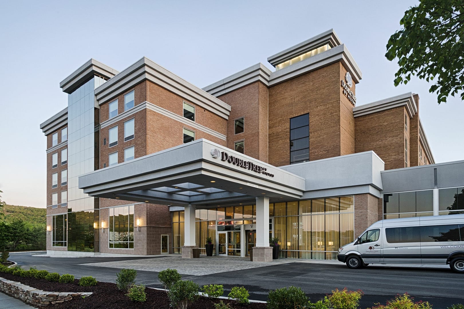 Building view of DoubleTree by Hilton Hotel Bristol, Connecticut