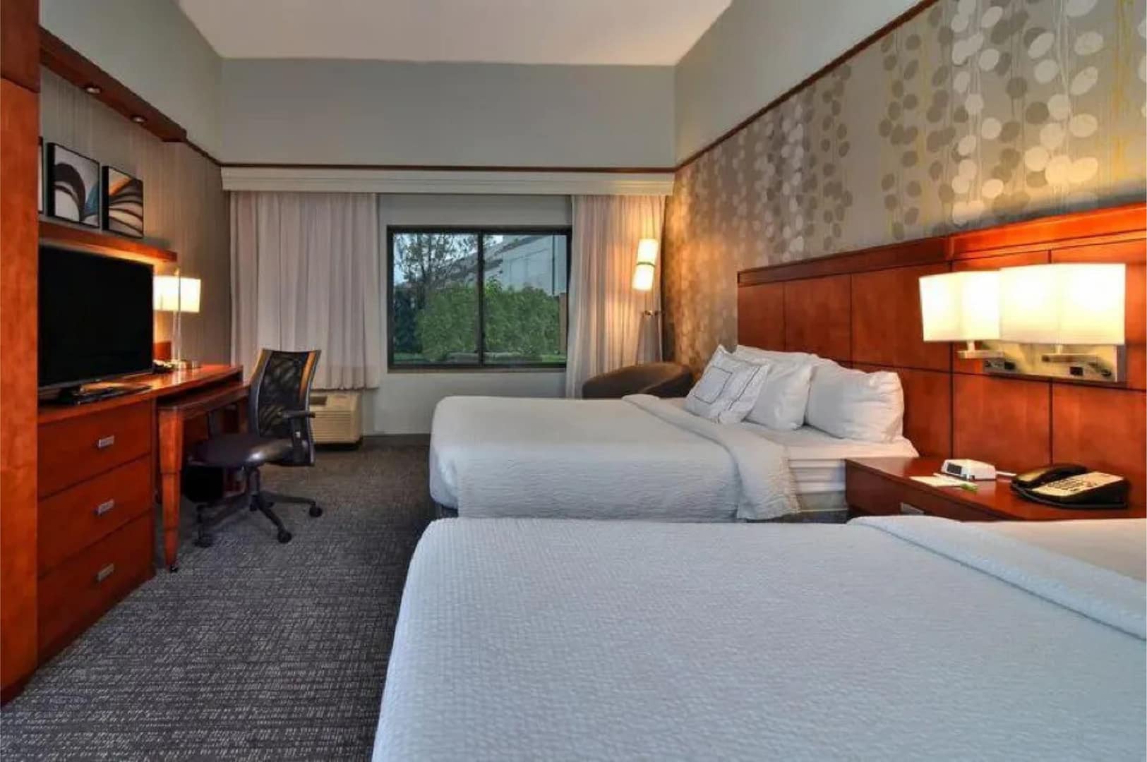 Bedroom view of Courtyard by Marriott Bethlehem Lehigh Valley/I-78